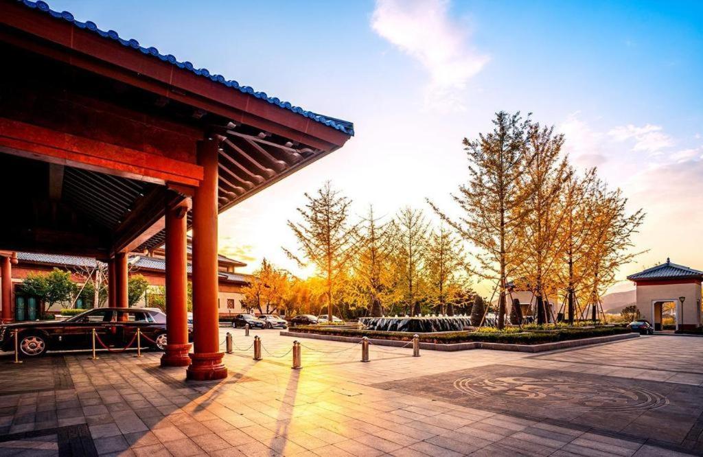 Grand Bay Hotel Beijing Xiaotangzhuang Exterior photo