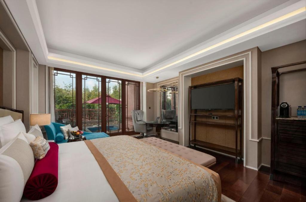 Grand Bay Hotel Beijing Xiaotangzhuang Exterior photo